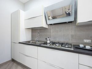 23993043-Ferienwohnung-4-Neapel-300x225-1