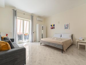 24051495-Ferienwohnung-4-Neapel-300x225-3