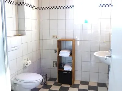 Badezimmer in der Ferienwohnung Bi Strun Nebel auf Amrum