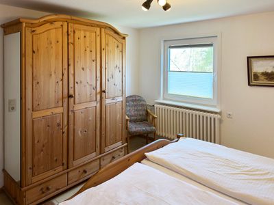 Schlafzimmer in der Ferienwohnung Üüs Aran 1 in Süddorf auf Amrum