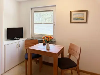 Essbereich in der 1-Raum-Ferienwohnung Üüs Aran 3 in Süddorf auf Amrum
