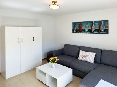 Wohnzimmer in der Ferienwohnung Üüs Aran 4 in Süddorf auf Amrum