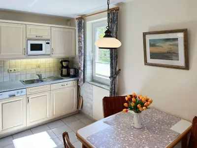 Küche in der Ferienwohnung Üüs Aran 4 in Süddorf auf Amrum