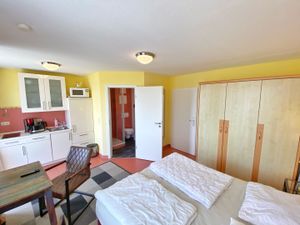 23441820-Ferienwohnung-2-Neddesitz auf Rügen-300x225-4