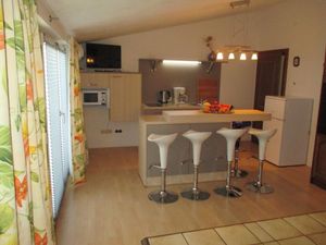 23337304-Ferienwohnung-5-Nemira-300x225-3