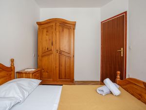 21727533-Ferienwohnung-4-Nemira-300x225-2