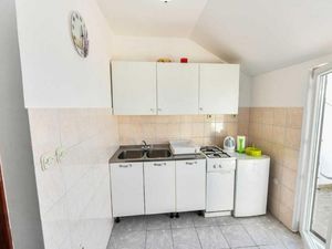 23658004-Ferienwohnung-4-Nemira-300x225-4