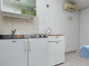 23927082-Ferienwohnung-2-Nemira-300x225-5