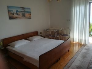 23928004-Ferienwohnung-3-Nemira-300x225-5