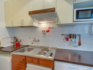 23926811-Ferienwohnung-5-Nerezine-300x225-4