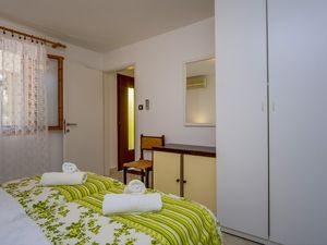 23093423-Ferienwohnung-3-Nerezine-300x225-5