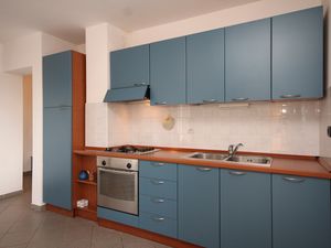 23926812-Ferienwohnung-4-Nerezine-300x225-5