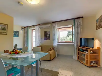 Ferienwohnung für 4 Personen (58 m²) in Nerezine 7/10