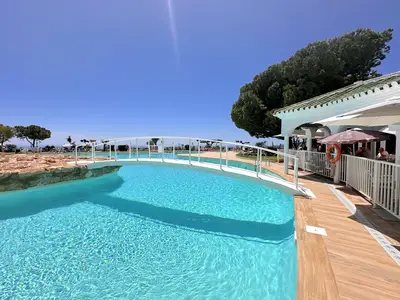 PoolOfHouse