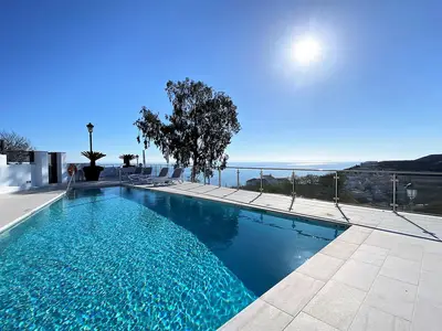 PoolOfHouse