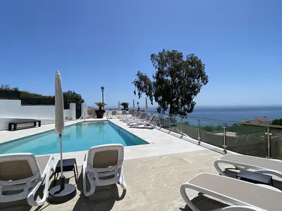 PoolOfHouse