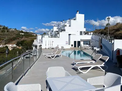 PoolOfHouse