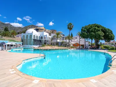 PoolOfHouse