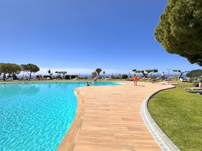 PoolOfHouse