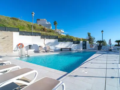 PoolOfHouse