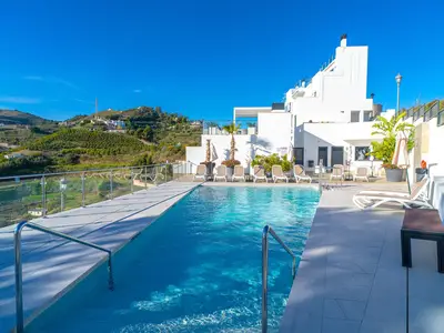 PoolOfHouse