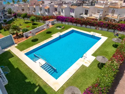 PoolOfHouse