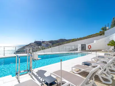 PoolOfHouse