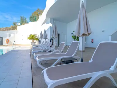 PoolOfHouse
