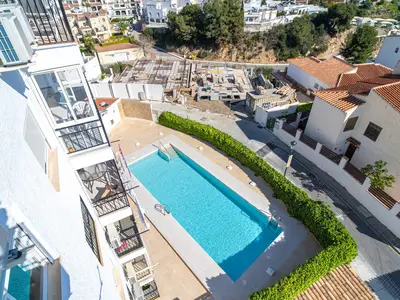 PoolOfHouse