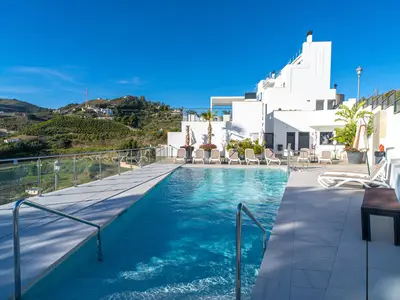 PoolOfHouse
