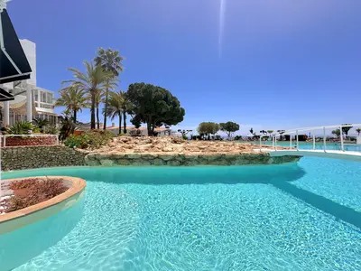 PoolOfHouse
