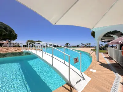 PoolOfHouse