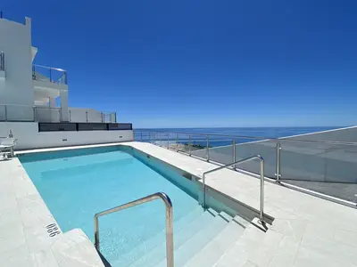 PoolOfHouse