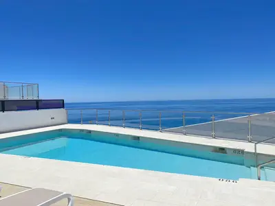 PoolOfHouse