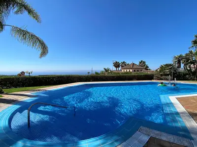 PoolOfHouse