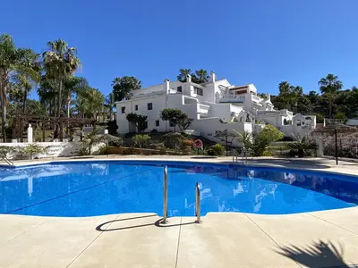 PoolOfHouse