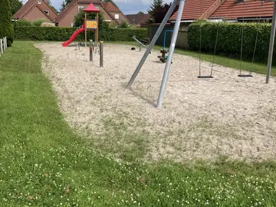 öffentlicher Spielplatz am Ende der Eschenstraße