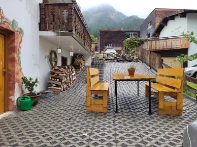 Freifläche mit Bergblick