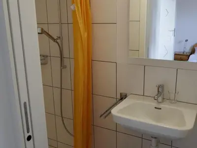 Badezimmer mit Dusche/WC