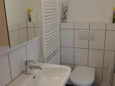 Badezimmer mit Dusche/WC
