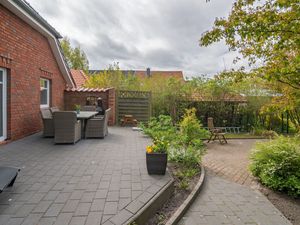 23348313-Ferienwohnung-4-Neßmersiel-300x225-1