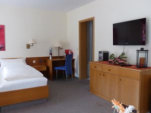 1659172-Ferienwohnung-2-Neualbenreuth-300x225-4