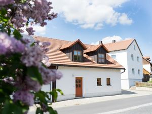 18804724-Ferienwohnung-4-Neualbenreuth-300x225-1