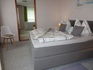 23835976-Ferienwohnung-3-Neuberend-300x225-4