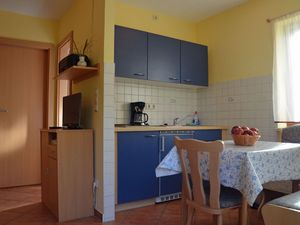 22935389-Ferienwohnung-2-Neuendorf (Bei Saal)-300x225-1