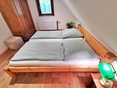 Schlafzimmer 1