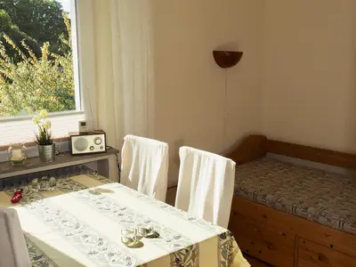 Schlaf-/Esszimmer