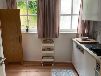 Küche mit Abstellraum