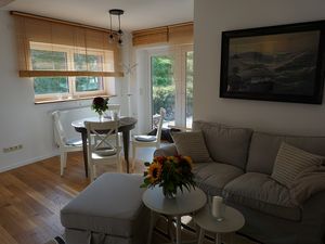 23343928-Ferienwohnung-4-Neufelderkoog-300x225-4