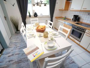 23528164-Ferienwohnung-6-Neuharlingersiel-300x225-1